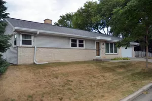 2672 N 115th St, Wauwatosa, WI 53226 - Photo 3