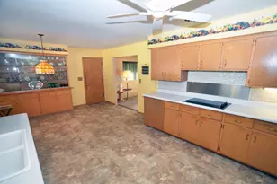 2672 N 115th St, Wauwatosa, WI 53226 - Photo 9