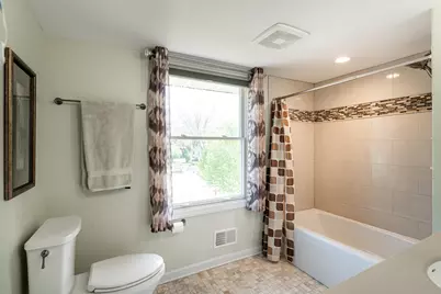 9439 N Broadmoor Rd, Bayside, WI 53217 - Photo 27