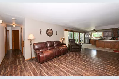 4520  Garden Dr, Racine, WI 53403 - Photo 9