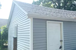 3747 S Arctic Ave, Saint Francis, WI 53235 - Photo 15