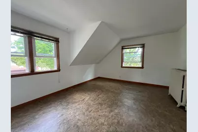 3747 S Arctic Ave, Saint Francis, WI 53235 - Photo 5
