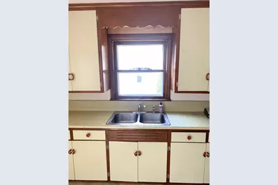 3747 S Arctic Ave, Saint Francis, WI 53235 - Photo 27
