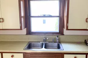 3747 S Arctic Ave, Saint Francis, WI 53235 - Photo 23