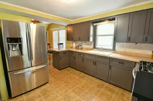 6735 27th Ave, Kenosha, WI 53143 - Photo 7