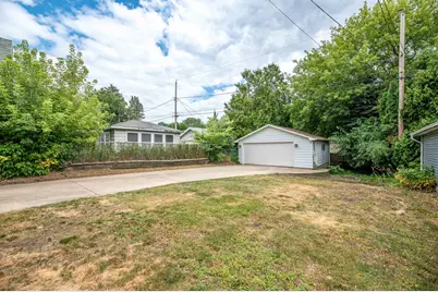 7913 W North Ave, Wauwatosa, WI 53213 - Photo 23