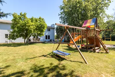 2121  September Dr, Racine, WI 53402 - Photo 9