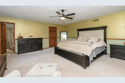 2121  September Dr, Racine, WI 53402 - Photo 35