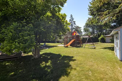 2121  September Dr, Racine, WI 53402 - Photo 7