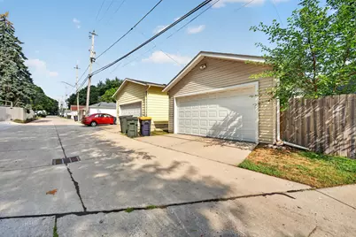 7005 W Lincoln Ave, West Allis, WI 53219 - Photo 19