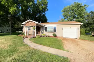 137 Sharon St, Darien, WI 53114 - Photo 3