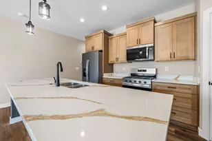 1810 Horseshoe Ln, Slinger, WI 53086 - Photo 11