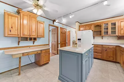 11645 N Hillside Ln, Mequon, WI 53092 - Photo 17