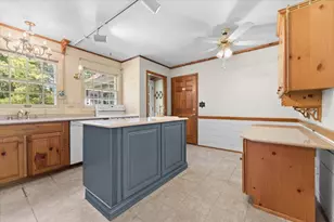 11645 N Hillside Ln, Mequon, WI 53092 - Photo 15