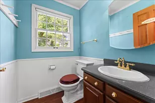 11645 N Hillside Ln, Mequon, WI 53092 - Photo 35