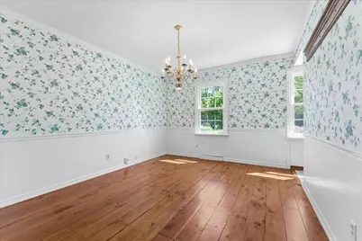 11645 N Hillside Ln, Mequon, WI 53092 - Photo 9