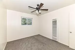 2520 N Murray Ave, Milwaukee, WI 53211 - Photo 25
