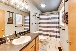 528 Valencia Dr, Delavan, WI 53115 - Photo 11