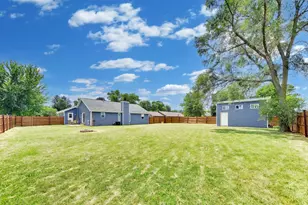 528 Valencia Dr, Delavan, WI 53115 - Photo 23