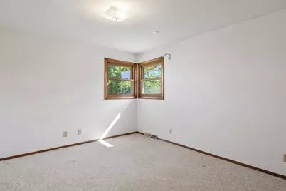 2418  Pershing Ave, Sheboygan, WI 53083 - Photo 15