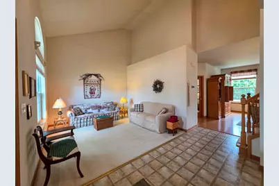 601  Bridlewood Ln, Watertown, WI 53094 - Photo 7
