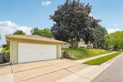 2709  13th Ave, South Milwaukee, WI 53172 - Photo 3
