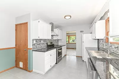 W190S7635  Circle Dr, Muskego, WI 53150 - Photo 11