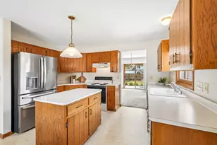 1909 Cliff-Alex Ct, Waukesha, WI 53189 - Photo 11
