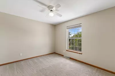 424  North Shore Ct, Pewaukee, WI 53072 - Photo 25