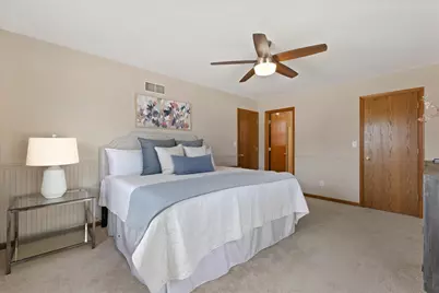 424  North Shore Ct, Pewaukee, WI 53072 - Photo 17