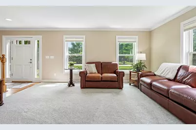 237  Hickory Dr, Delafield, WI 53018 - Photo 15