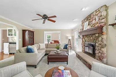 237  Hickory Dr, Delafield, WI 53018 - Photo 19