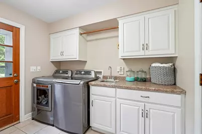 237  Hickory Dr, Delafield, WI 53018 - Photo 33