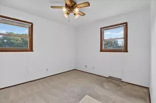 9219 W Green View Ct, Milwaukee, WI 53224 - Photo 17