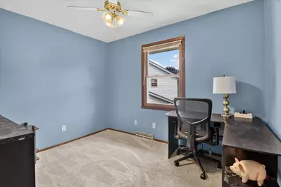 9219 W Green View Ct, Milwaukee, WI 53224 - Photo 15