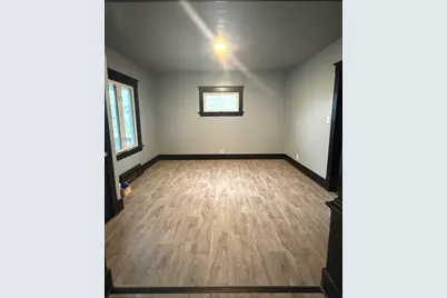 1313 S 13th St, Manitowoc, WI 54220 - Photo 7