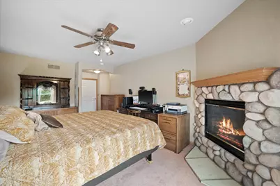 3689 W Drexel Ave, Franklin, WI 53132 - Photo 21