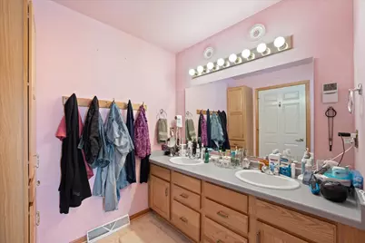 3689 W Drexel Ave, Franklin, WI 53132 - Photo 23