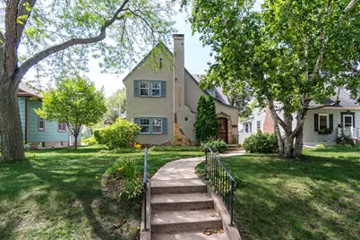 409  23rd St, La Crosse, WI 54601 - Photo 1