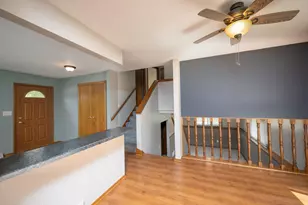 7601 S Manor Ave, Oak Creek, WI 53154 - Photo 5