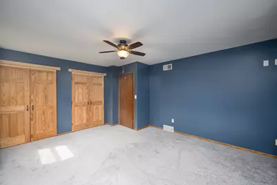 7601 S Manor Ave, Oak Creek, WI 53154 - Photo 15
