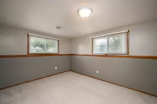 7601 S Manor Ave, Oak Creek, WI 53154 - Photo 17
