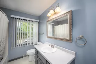7601 S Manor Ave, Oak Creek, WI 53154 - Photo 13