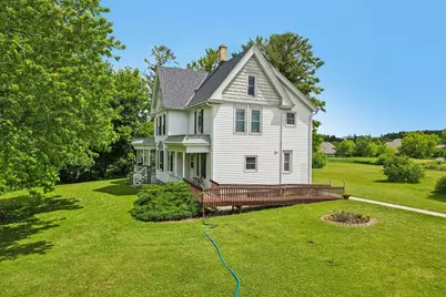 3226  Jackson Dr, Jackson, WI 53037 - Photo 9