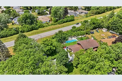 5050  Spruce Ct, Greendale, WI 53129 - Photo 11