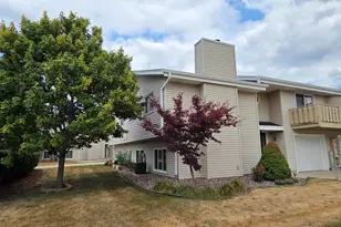 6461 S Crabapple Ct, Oak Creek, WI 53154 - Photo 1