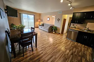 6461 S Crabapple Ct, Oak Creek, WI 53154 - Photo 5