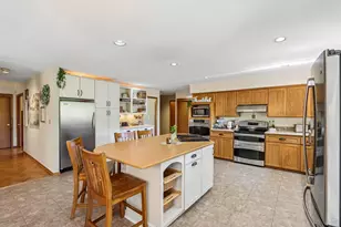 803 Knollwood Ct, Waukesha, WI 53188 - Photo 11