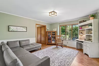 803  Knollwood Ct, Waukesha, WI 53188 - Photo 5