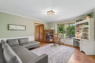 803 Knollwood Ct, Waukesha, WI 53188 - Photo 5